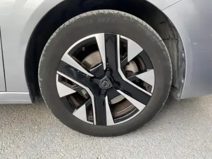 Photo 32 Peugeot 208 II PureTech 100 S&amp;S Allure