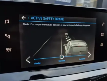 Photo 25 Peugeot 208 II PureTech 100 S&amp;S EAT8 Allure