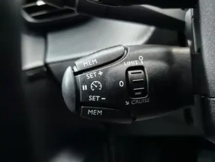 Photo 11 Peugeot 208 II PureTech 100 S&amp;S EAT8 Allure