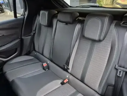 Photo 14 Peugeot 208 II PureTech 100 S&amp;S EAT8 Allure