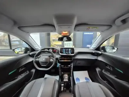 Photo 3 Peugeot 208 II PureTech 100 S&amp;S EAT8 Allure