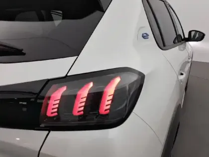 Photo 42 Peugeot 208  Electrique 50 kWh 136ch