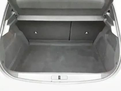 Photo 31 Peugeot 208  Electrique 50 kWh 136ch