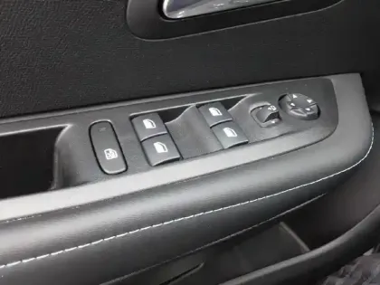 Photo 45 Peugeot 208  Electrique 50 kWh 136ch