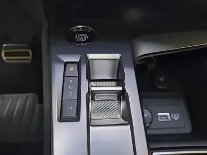 Photo 13 Peugeot 308  SW PureTech 130ch S&S EAT8