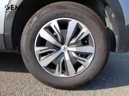 Photo 10 Peugeot 2008  PureTech 100 S&S BVM6