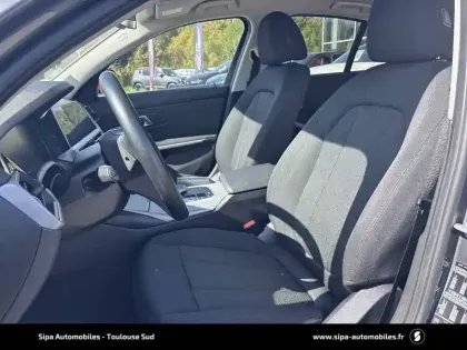 Photo 8 BMW Serie 3 320d xDrive 190 ch BVA8