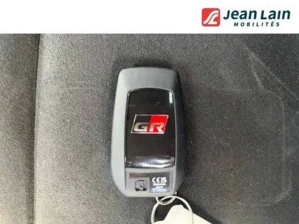 Photo 18 Toyota C-HR  Hybride Rechargeable 225