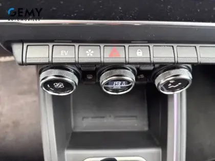 Photo 24 Renault Clio  E-Tech full hybrid 145 ch GSR2