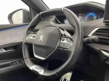Photo 65 Peugeot 3008  Hybrid4 300 e-EAT8