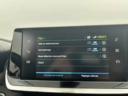 Photo 26 Peugeot 2008  Electrique 136 ch