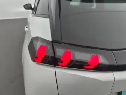 Photo 16 Peugeot 2008  Electrique 136 ch