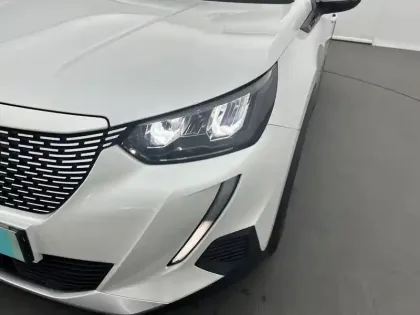 Photo 15 Peugeot 2008  Electrique 136 ch