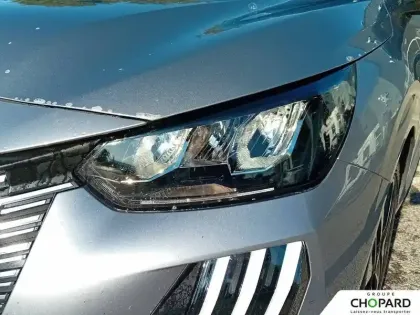 Photo 21 Peugeot 208  PureTech 100 S&S BVM6