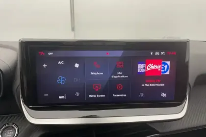 Photo 46 Peugeot 208  PureTech 100 S&S BVM6