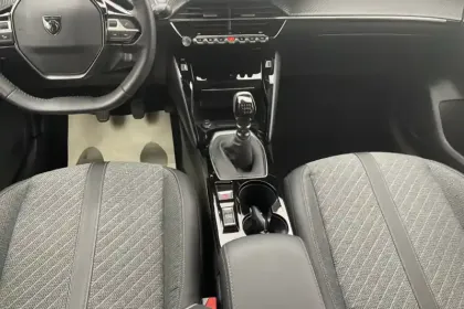 Photo 41 Peugeot 208  PureTech 100 S&S BVM6