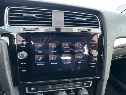 Photo 16 Volkswagen Golf  1.0 TSI 115 BVM6