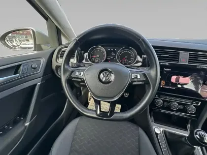 Photo 10 Volkswagen Golf  1.0 TSI 115 BVM6