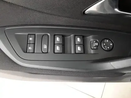 Photo 18 Peugeot 308 Gén. III Ph1 Active Pack 5