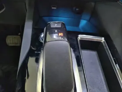 Photo 13 Peugeot 3008  Hybrid 225 e-EAT8