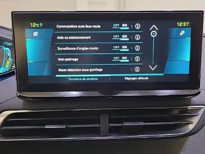 Photo 18 Peugeot 3008  Hybrid 225 e-EAT8