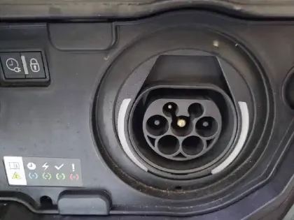 Photo 32 Peugeot 3008  Hybrid 225 e-EAT8