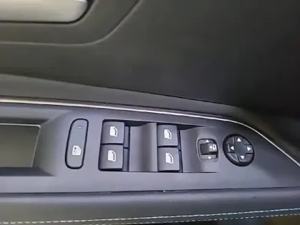 Photo 29 Peugeot 3008  Hybrid 225 e-EAT8