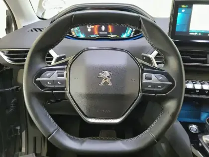 Photo 8 Peugeot 3008  Hybrid 225 e-EAT8