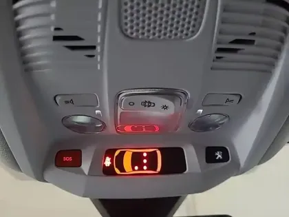 Photo 24 Peugeot 3008  Hybrid 225 e-EAT8