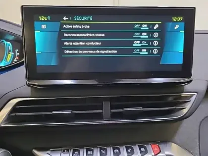 Photo 19 Peugeot 3008  Hybrid 225 e-EAT8