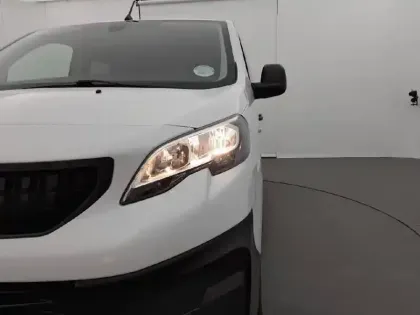 Photo 44 Peugeot Expert  CA STANDARD BLUEHDI 145 S&S BVM6