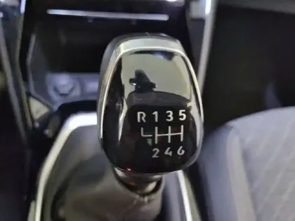 Photo 13 Peugeot 208  PureTech 100 S&S BVM6