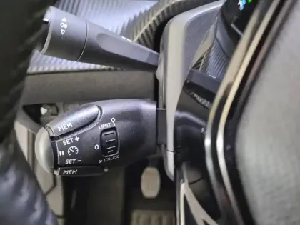 Photo 25 Peugeot 208  PureTech 100 S&S BVM6