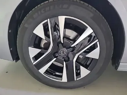 Photo 12 Peugeot 208  PureTech 100 S&S BVM6