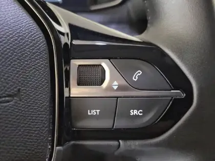 Photo 27 Peugeot 208  PureTech 100 S&S BVM6