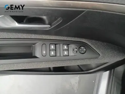 Photo 11 Peugeot 3008  PureTech 130ch S&S EAT8