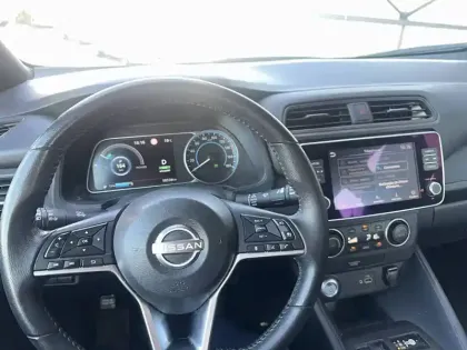 Photo 56 Nissan Leaf  Electrique 40kWh