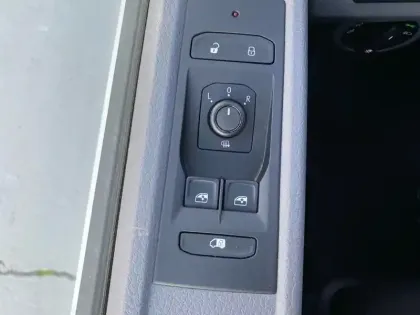 Photo 16 Volkswagen Transporter  6.1 VAN L1H1 2.0 TDI 150 DSG7