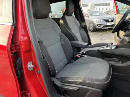 Photo 10 Renault Symbioz  E-Tech full hybrid 145