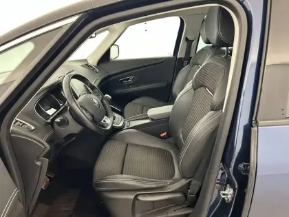 Photo 8 Renault Scenic  TCe 140 FAP EDC