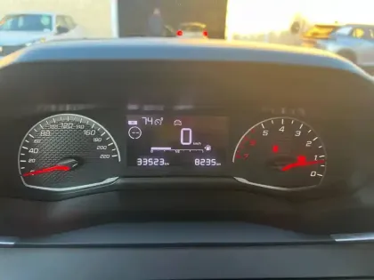 Photo 11 Peugeot 208  PureTech 75 S&S BVM5