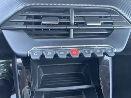 Photo 13 Peugeot 208  PureTech 75 S&S BVM5