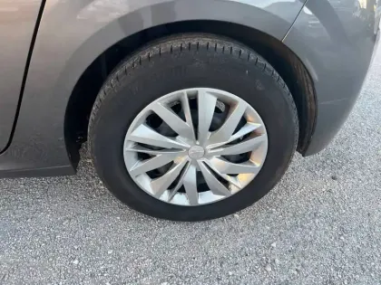 Photo 10 Peugeot 208  PureTech 75 S&S BVM5