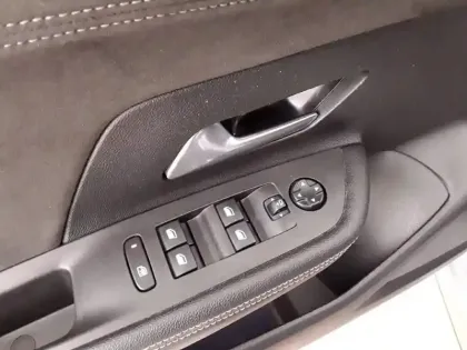 Photo 46 Opel Mokka  Electrique 136 ch & Batterie 50 kWh