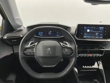 Photo 21 Peugeot 208  PureTech 100 S&S EAT8