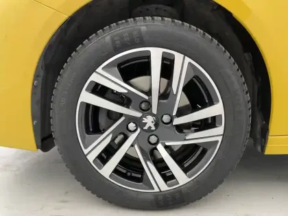 Photo 16 Peugeot 208  PureTech 100 S&S EAT8