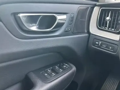 Photo 11 Volvo Xc60  T6 Recharge AWD 253 ch + 87 ch Geartronic 8 Inscription Luxe