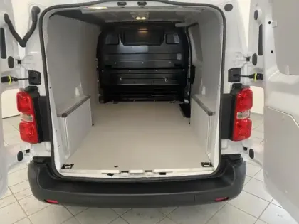 Photo 10 Peugeot Expert  Fg M 2.0 BlueHDi 145ch S&S Pack Premium Connect EAT8