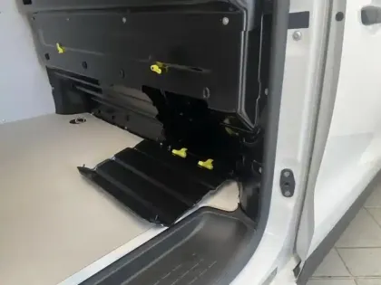 Photo 9 Peugeot Expert  Fg M 2.0 BlueHDi 145ch S&S Pack Premium Connect EAT8