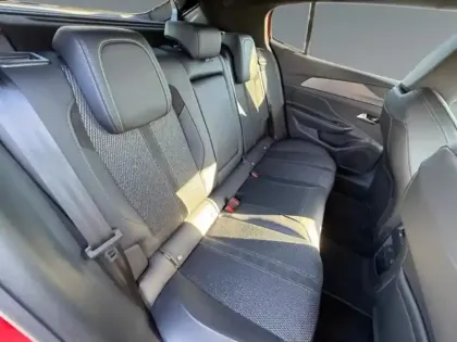 Photo 27 Peugeot 408  Hybrid 145 GT / FOCAL / GPS / LED MATRIX / CAMERA 360